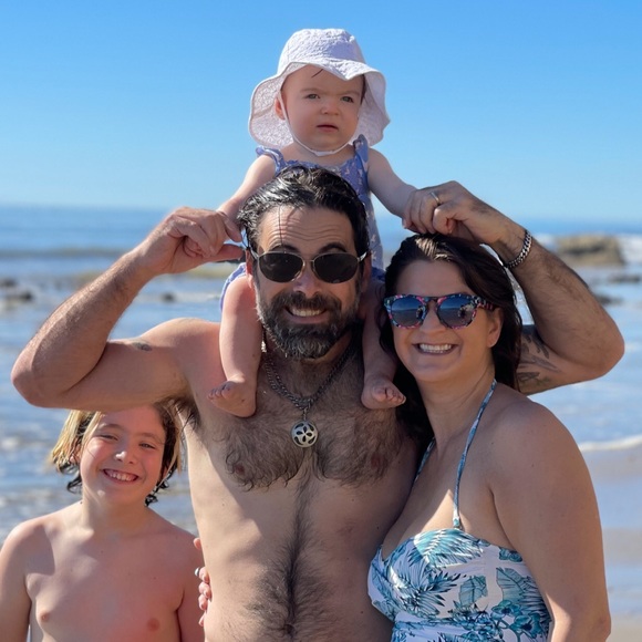 Meet your Posher, Dina - Picture 2 of 2